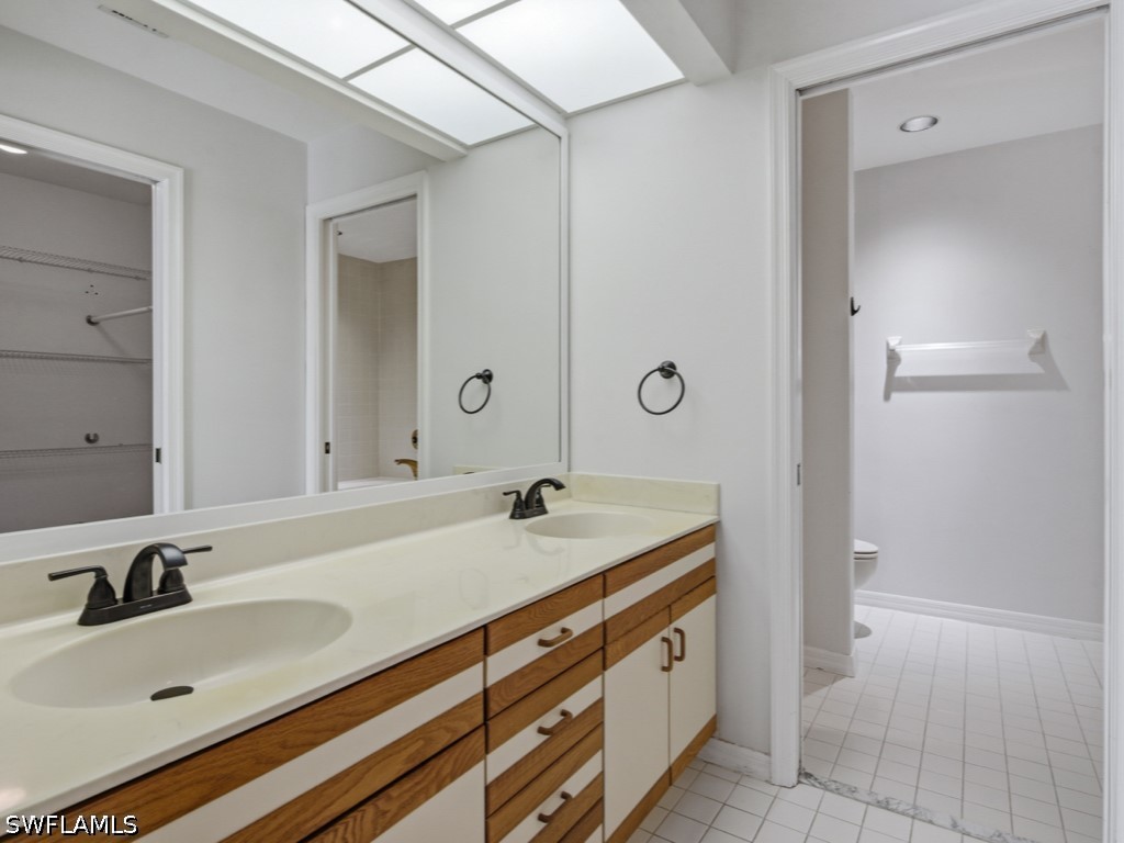 2 Bed Condominium for Sale in Eagle Creek, photo 12