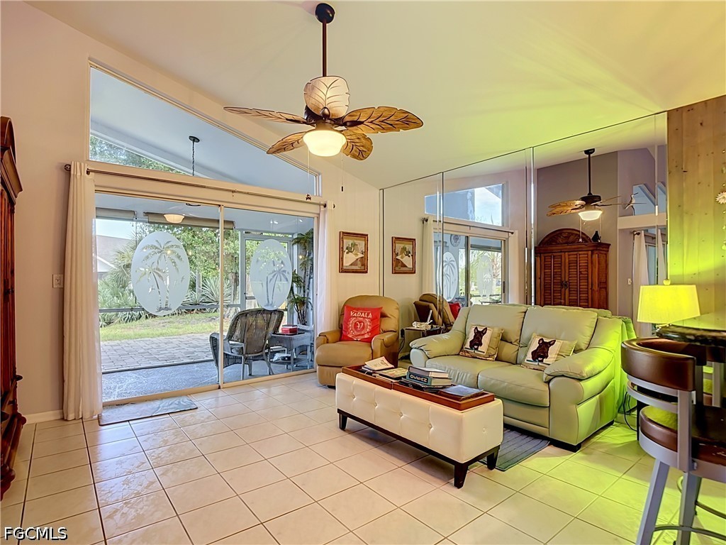 2 Bed Waterfront Home for Sale in Palm Island, photo 12