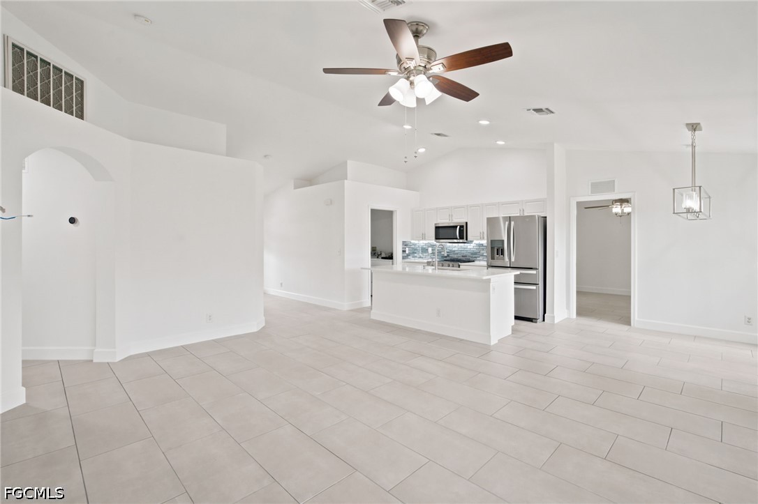 3 Bed SingleFamilyResidence for Sale in Cape Coral, photo 12