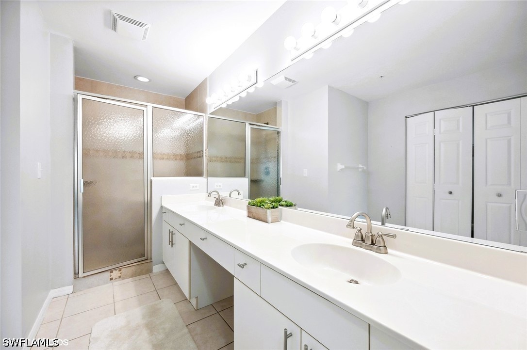 2 Bed Waterfront Home for Sale in Naples, photo 12