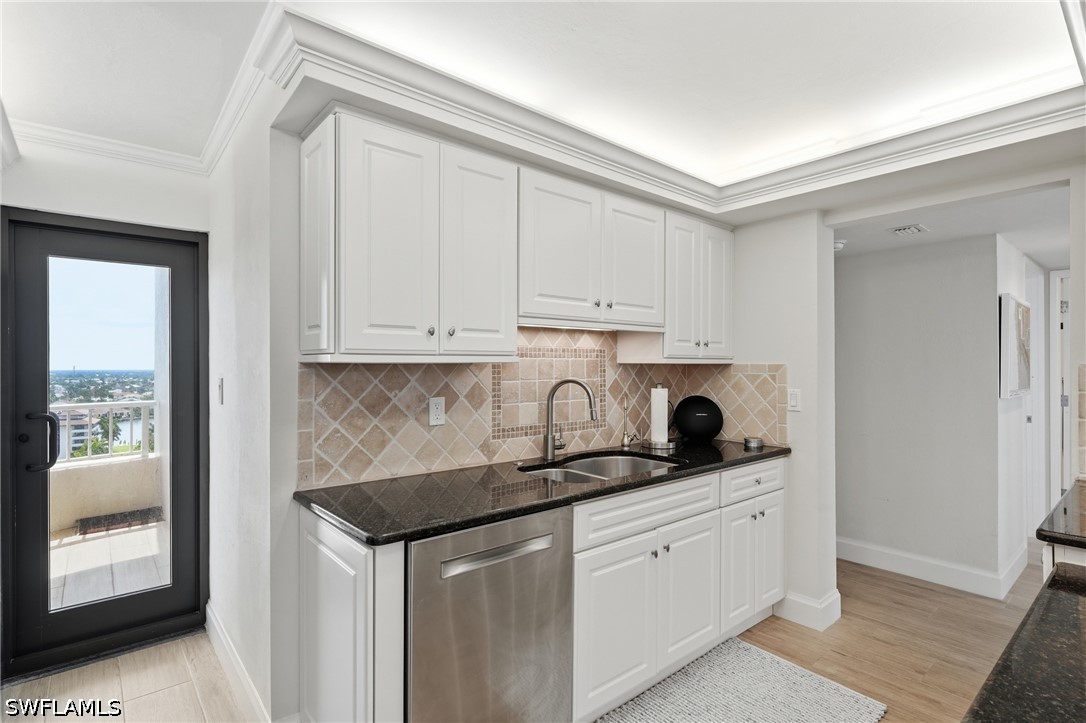 2 Bed Waterfront Home for Sale in Marco Island, photo 12