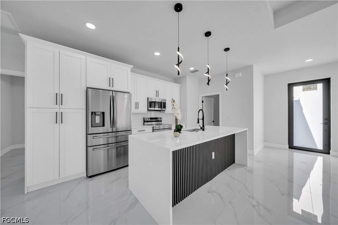 3 Bed SingleFamilyResidence for Sale in Lehigh Acres, photo 12