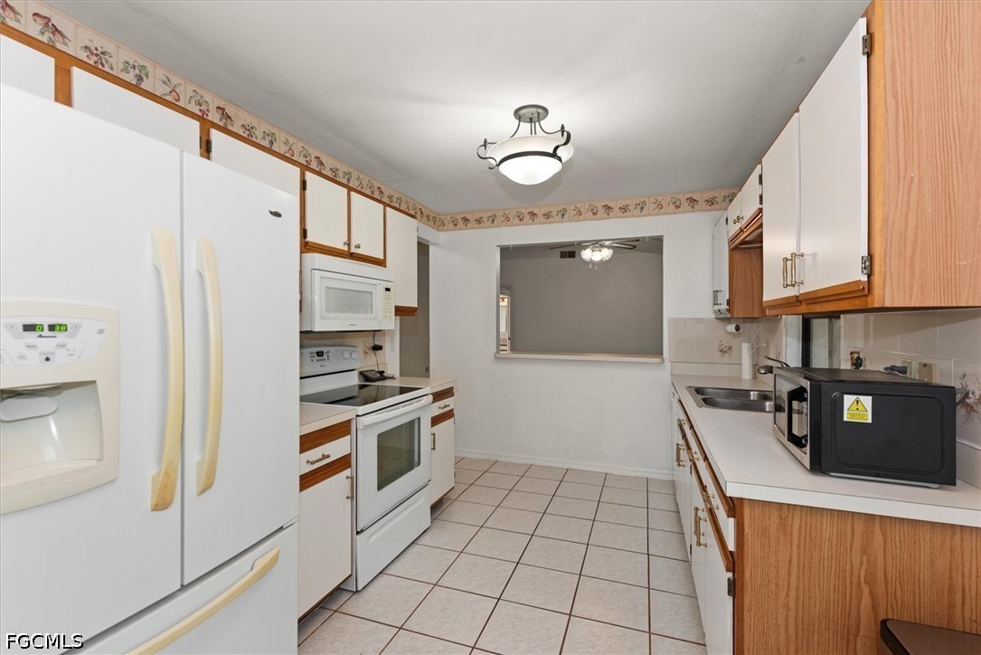 3 Bed SingleFamilyResidence for Sale in Cape Coral, photo 12