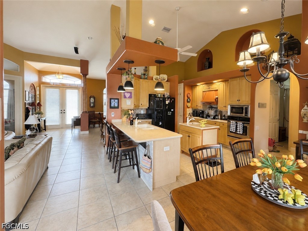 3 Bed Pool Home for Sale in Cape Royal, photo 12
