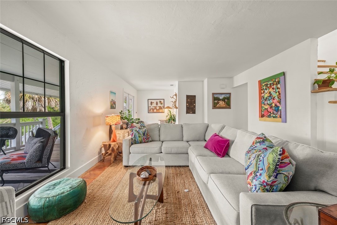 3 Bed Pool Home for Sale in Dinkins Bayou, photo 12