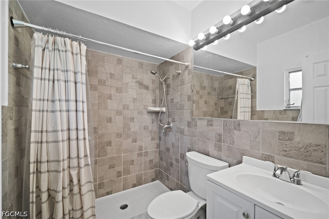 3 Bed SingleFamilyResidence for Sale in Naples, photo 12