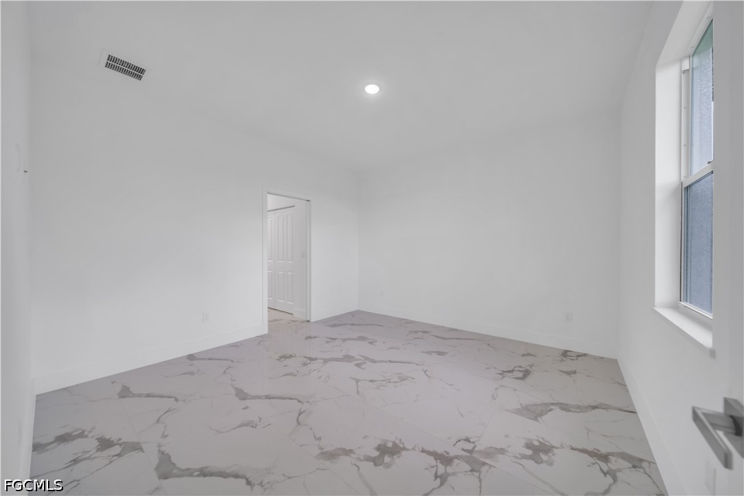 3 Bed SingleFamilyResidence for Sale in Acreage, photo 12