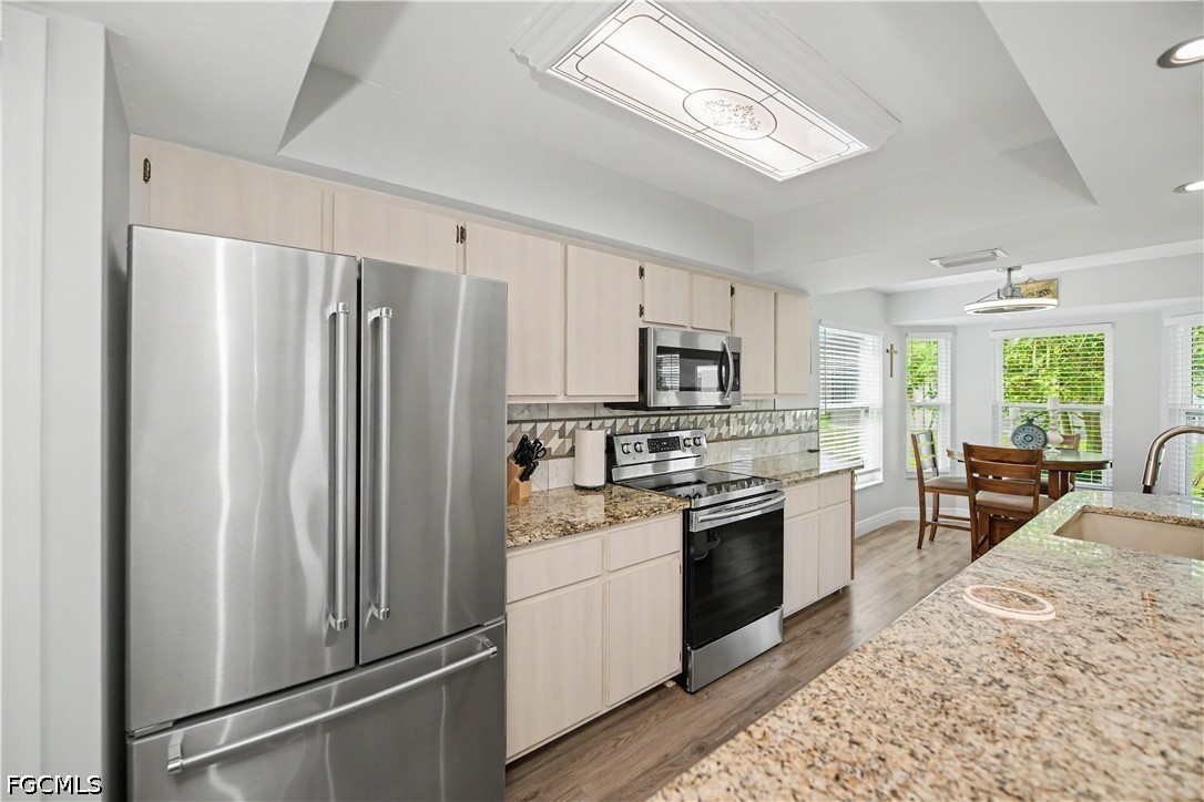 2 Bed SingleFamilyResidence for Sale in North Fort Myers, photo 12