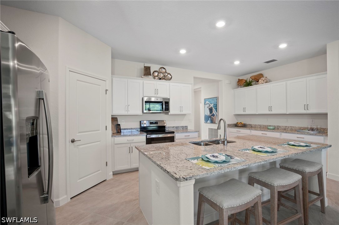 3 Bed Pool Home for Sale in Country Club, photo 12