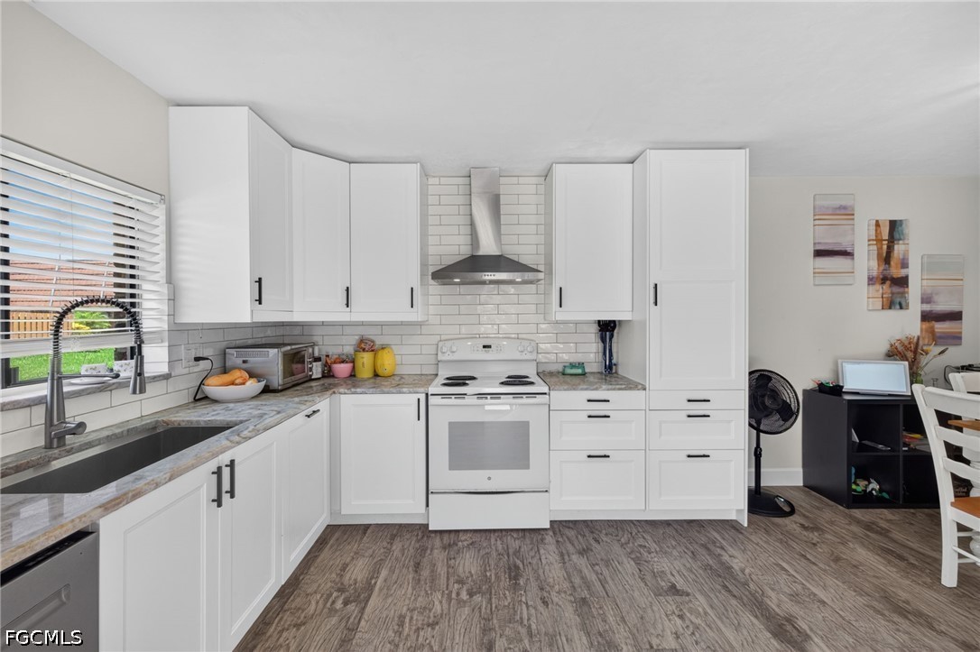 2 Bed Condominium for Sale in Hamlet, photo 12