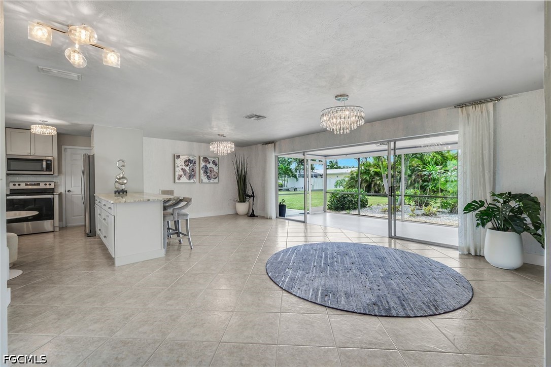 3 Bed SingleFamilyResidence for Sale in Cape Coral, photo 12
