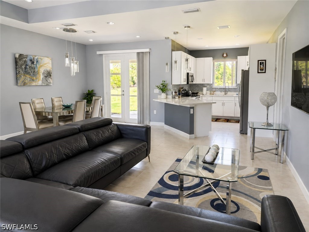 3 Bed SingleFamilyResidence for Sale in Naples, photo 12