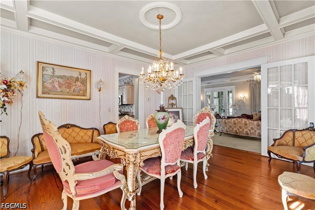 5 Bed Pool Home for Sale in Riverside, photo 12
