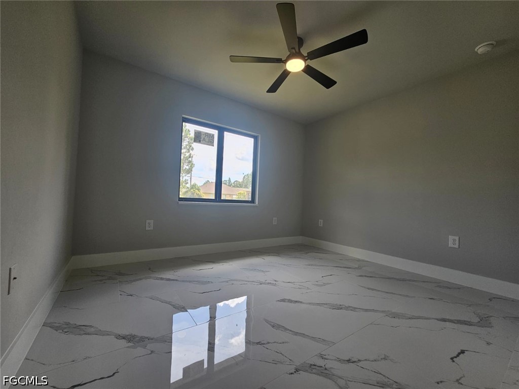 3 Bed SingleFamilyResidence for Sale in Lehigh Acres, photo 12