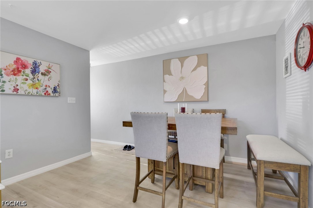 2 Bed Attached for Sale in Fort Myers, photo 12