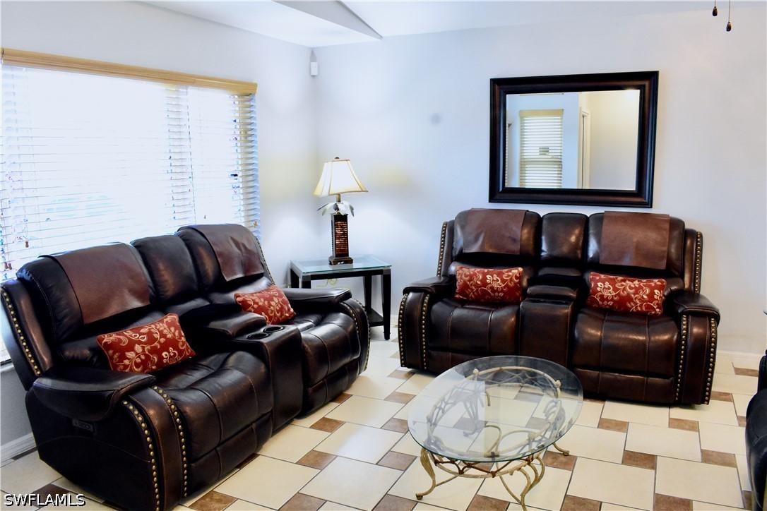3 Bed SingleFamilyResidence for Sale in Fort Myers, photo 12