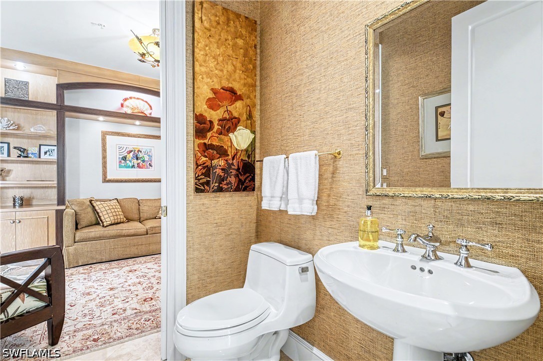 3 Bed Condominium for Sale in Olde Naples, photo 12
