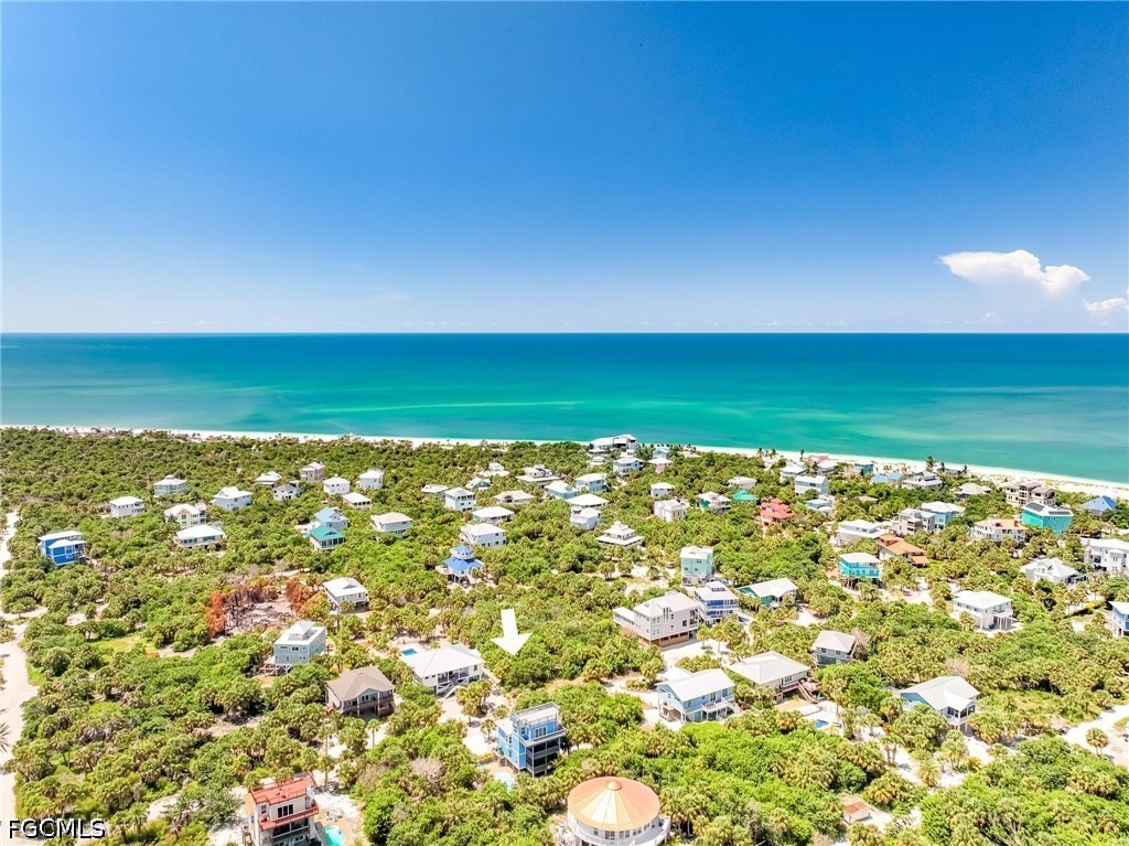 Residential for Sale in Upper Captiva, photo 12