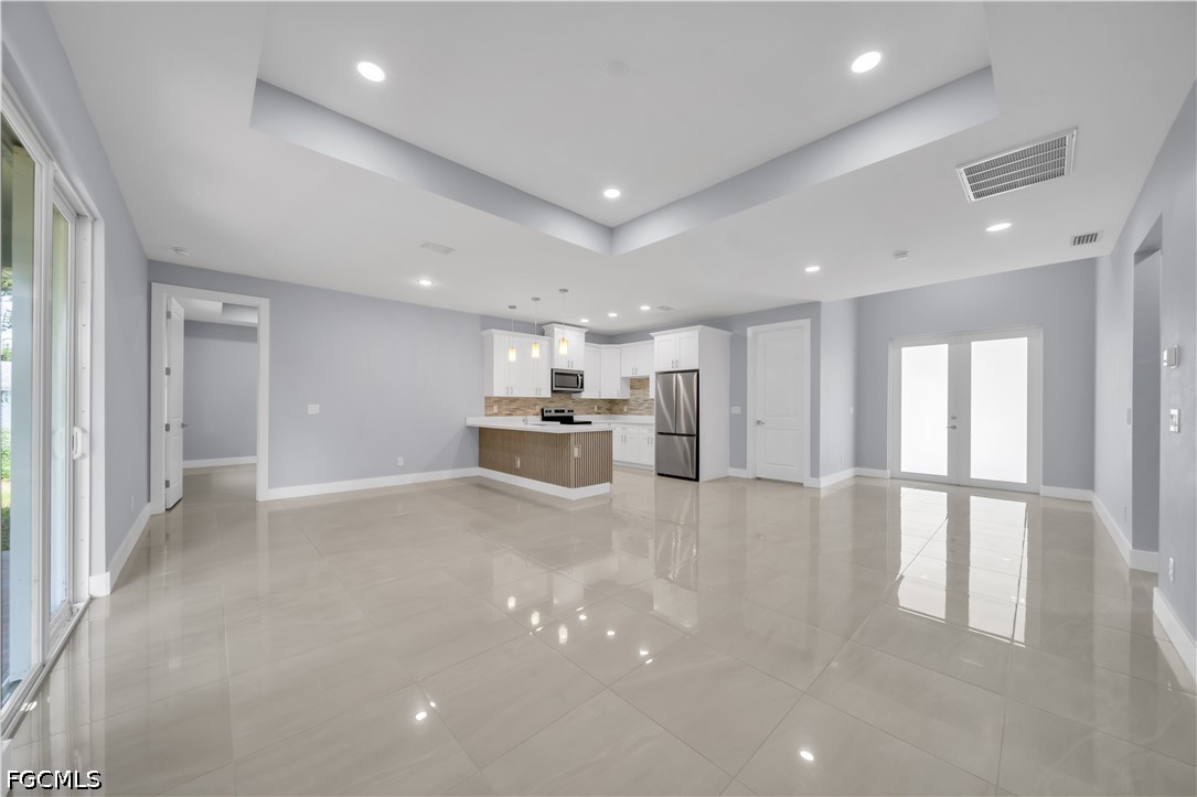 3 Bed SingleFamilyResidence for Sale in Lehigh Acres, photo 12