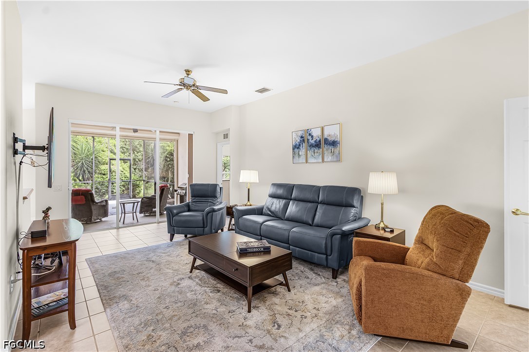 3 Bed SingleFamilyResidence for Sale in Hidden Cove, photo 12