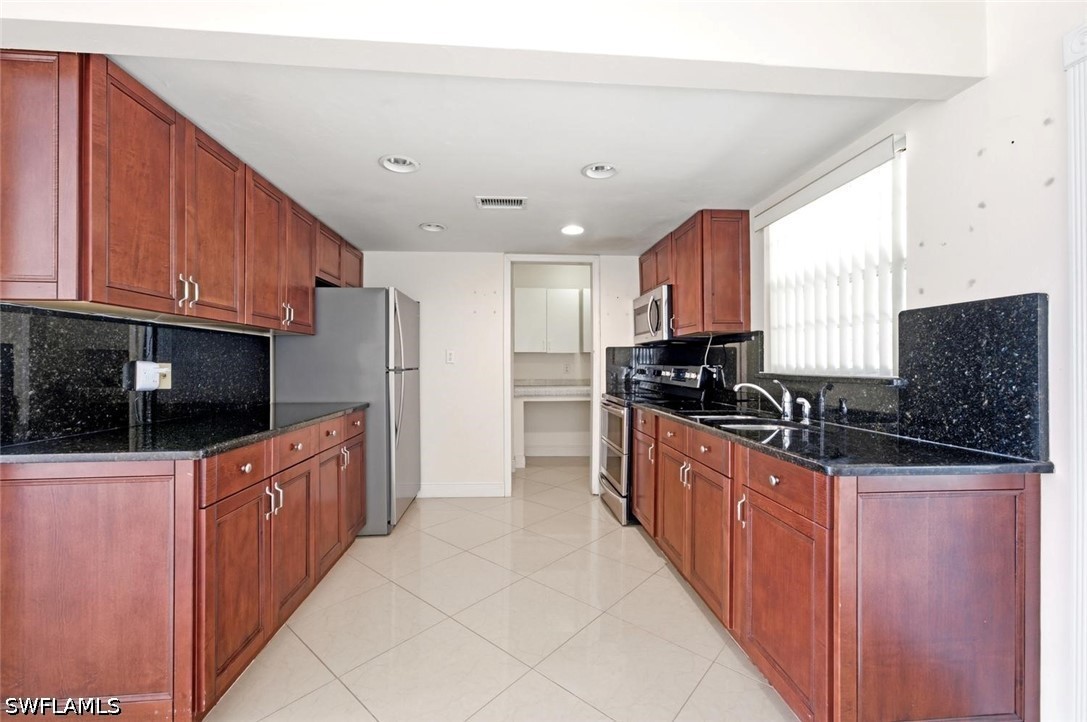 3 Bed SingleFamilyResidence for Sale in Naples, photo 12