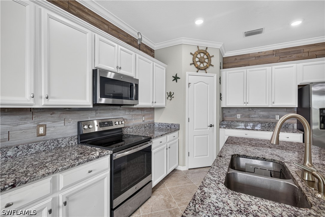 3 Bed Waterfront Home for Sale in Artesia, photo 12