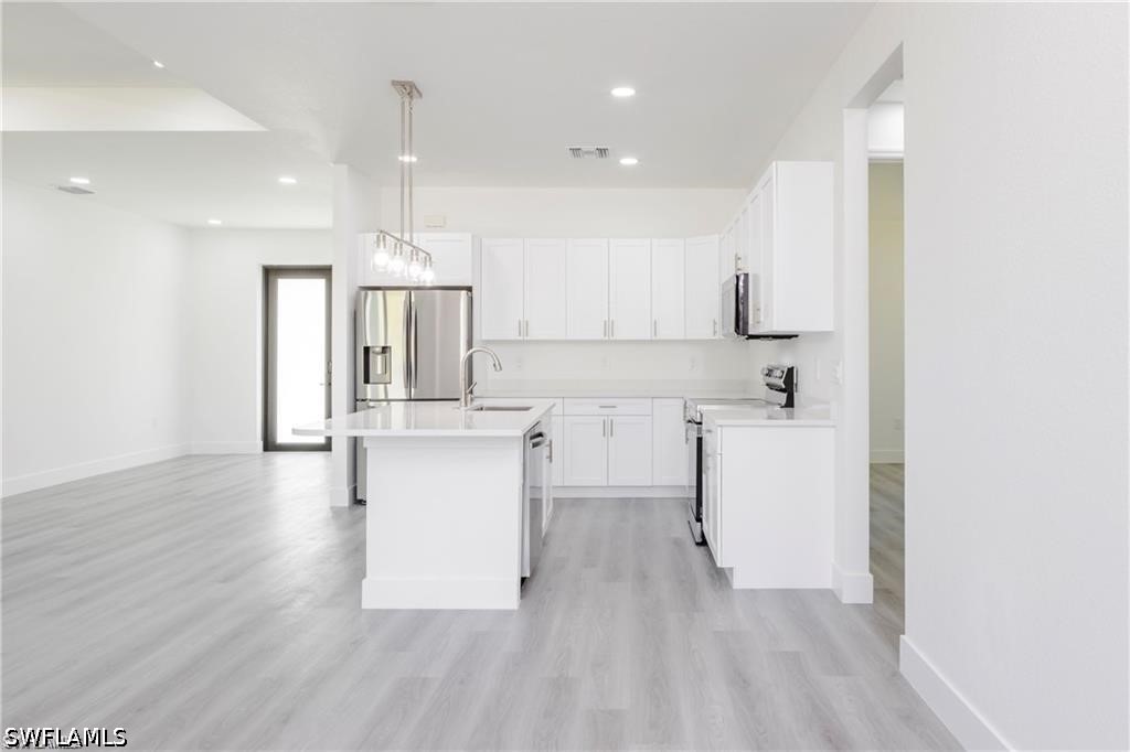 3 Bed SingleFamilyResidence for Sale in Lehigh Acres, photo 12