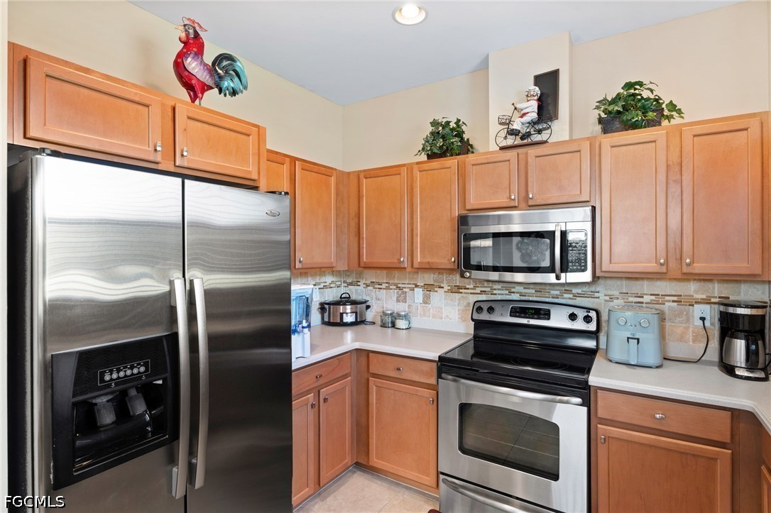 2 Bed Waterfront Home for Sale in Hamilton, photo 12