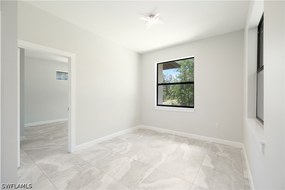 3 Bed SingleFamilyResidence for Sale in Naples, photo 12