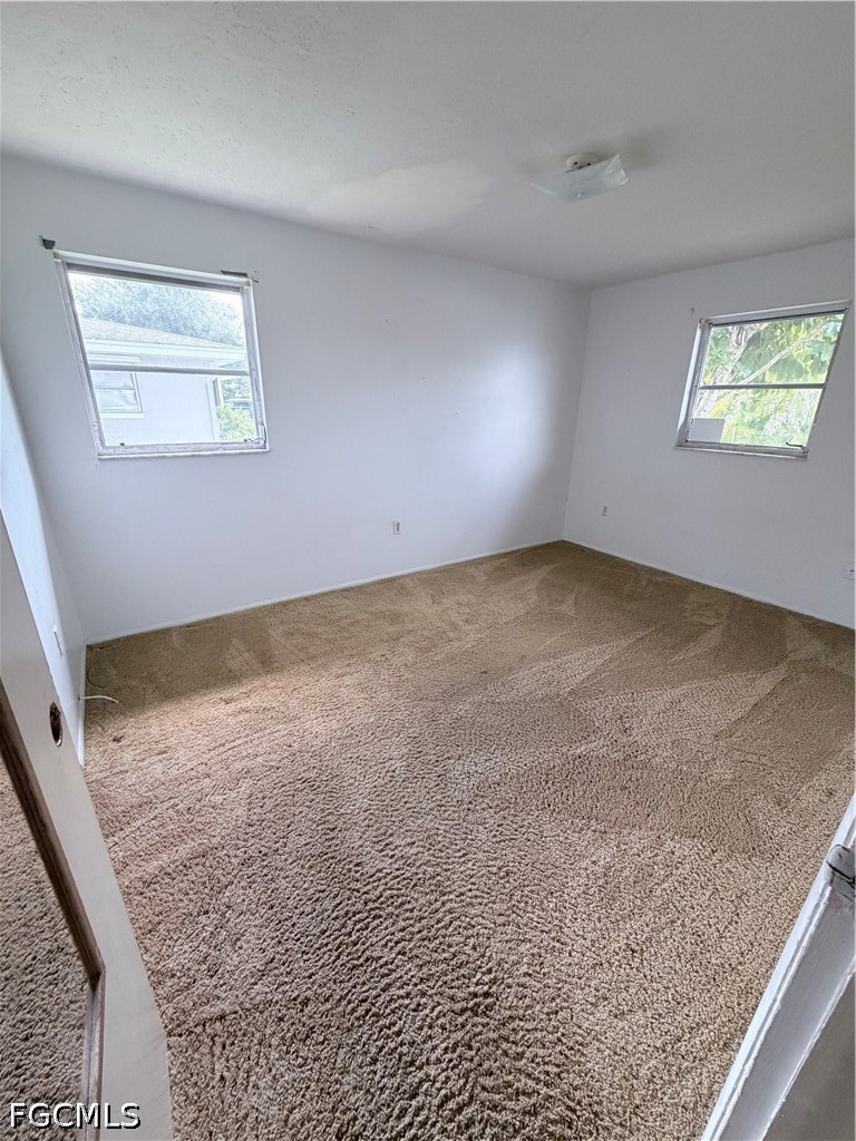 4 Bed SingleFamilyResidence for Sale in Fort Myers, photo 12
