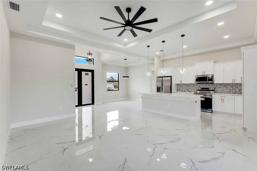 3 Bed SingleFamilyResidence for Sale in Lehigh Acres, photo 12