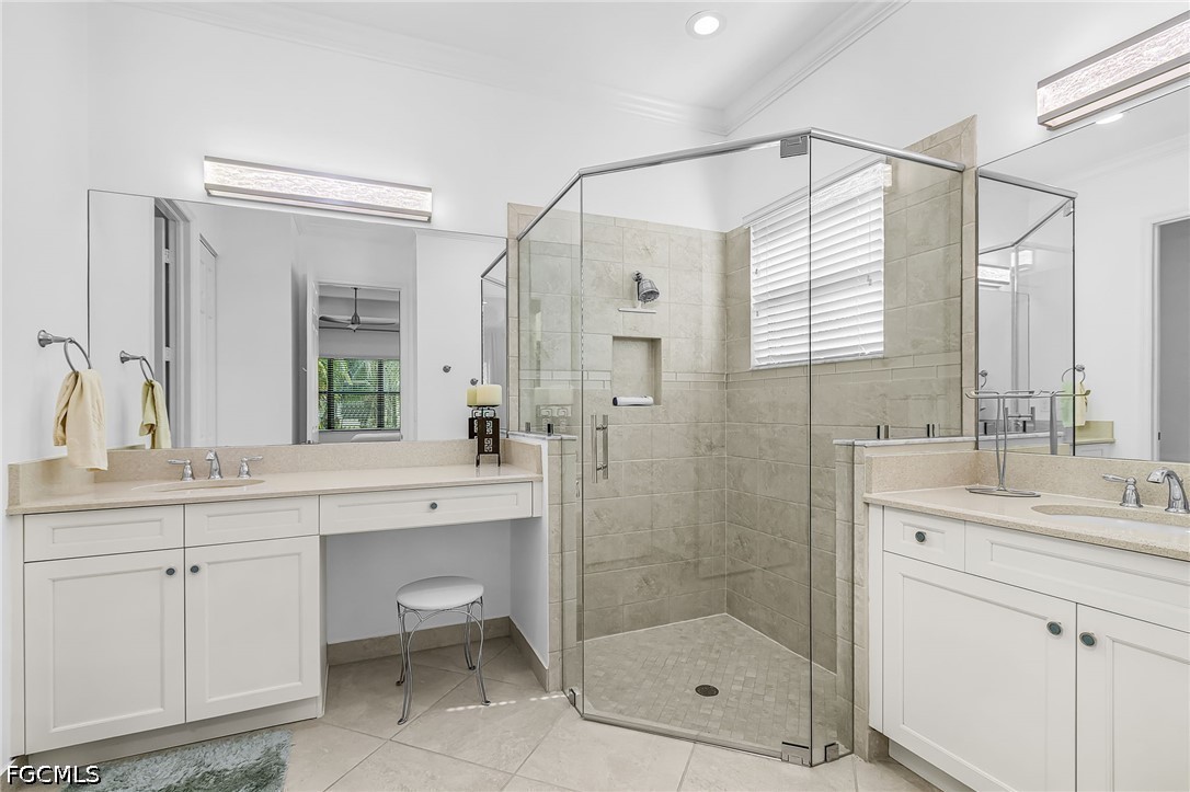 2 Bed SingleFamilyResidence for Sale in Naples, photo 12