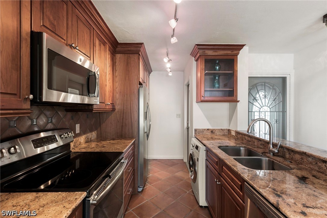 2 Bed Waterfront Home for Sale in Naples, photo 12