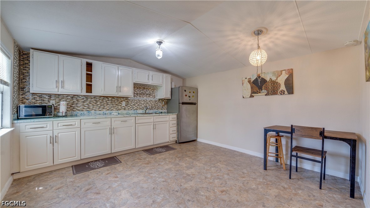 2 Bed ManufacturedHome for Sale in North Fort Myers, photo 12