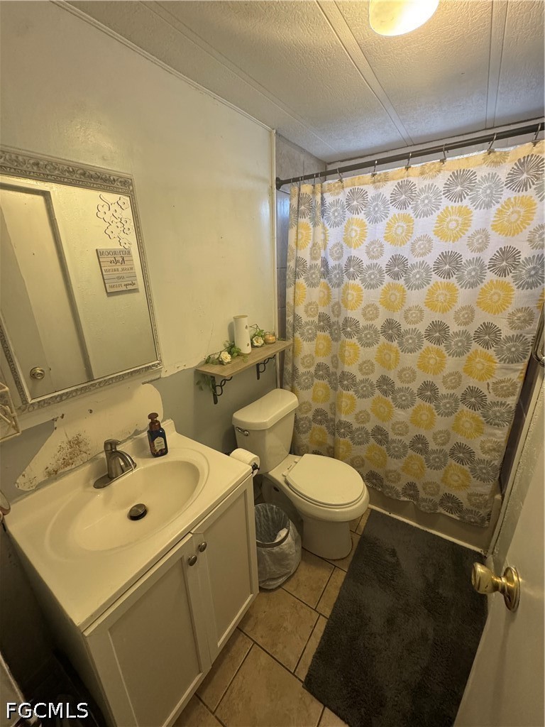 2 Bed Waterfront Home for Sale in Okeechobee, photo 12