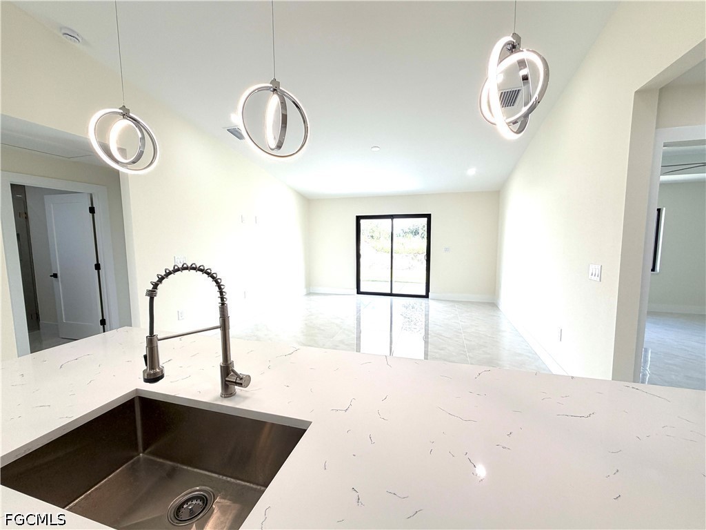 3 Bed SingleFamilyResidence for Sale in Lehigh Acres, photo 12