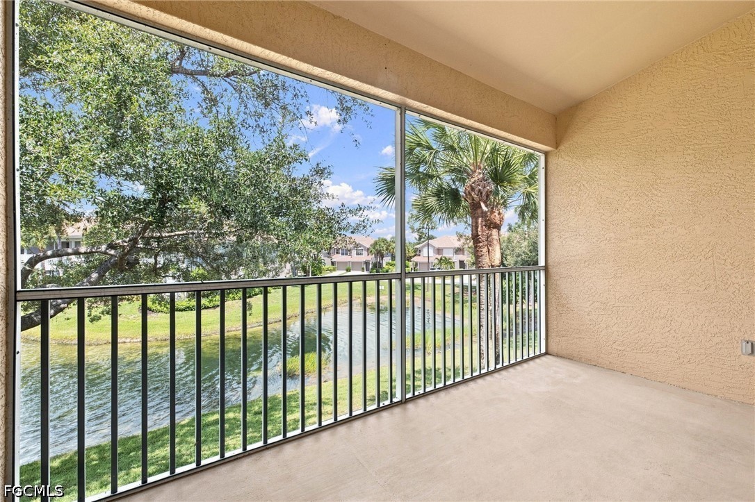 2 Bed Waterfront Home for Sale in Fort Myers, photo 12