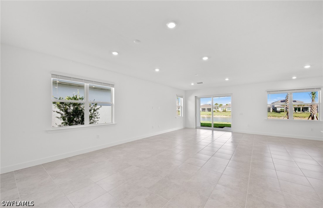 3 Bed Waterfront Home for Sale in Verde, photo 12