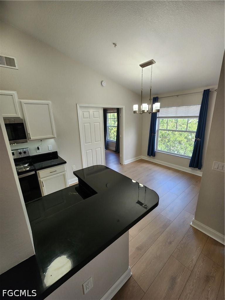 2 Bed Waterfront Home for Sale in Naples, photo 12