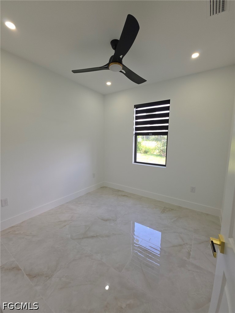 3 Bed SingleFamilyResidence for Sale in Lehigh Acres, photo 12