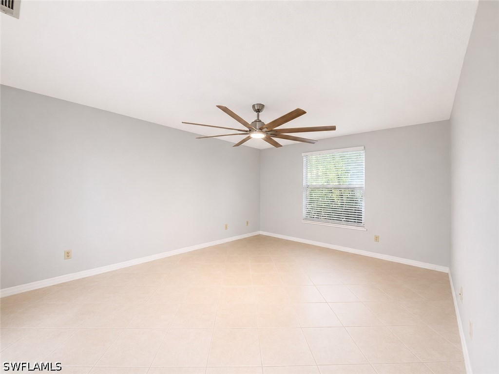 3 Bed SingleFamilyResidence for Sale in Naples, photo 12