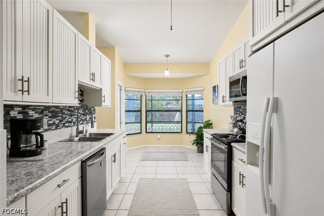 3 Bed Pool Home for Sale in Cape Coral, photo 12