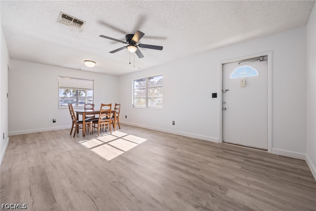 2 Bed Attached for Sale in Pinewood Condominium, photo 12