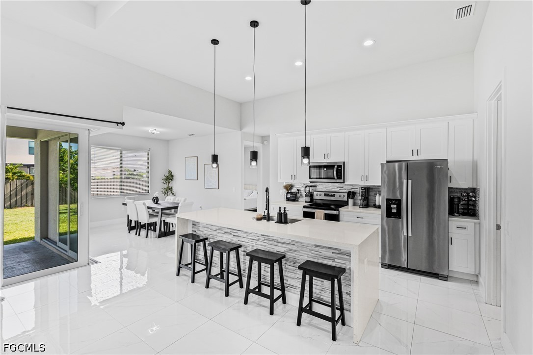 3 Bed SingleFamilyResidence for Sale in Cape Coral, photo 12