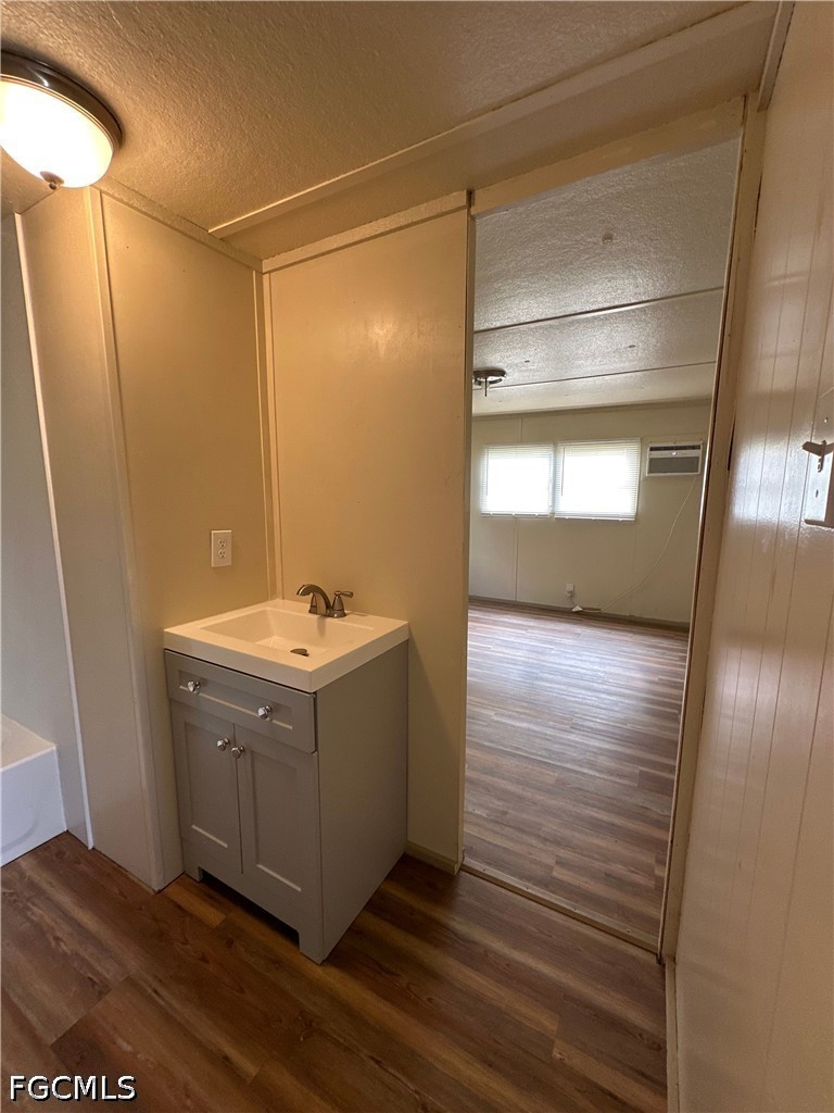 1 Bed Condominium for Sale in North Fort Myers, photo 12