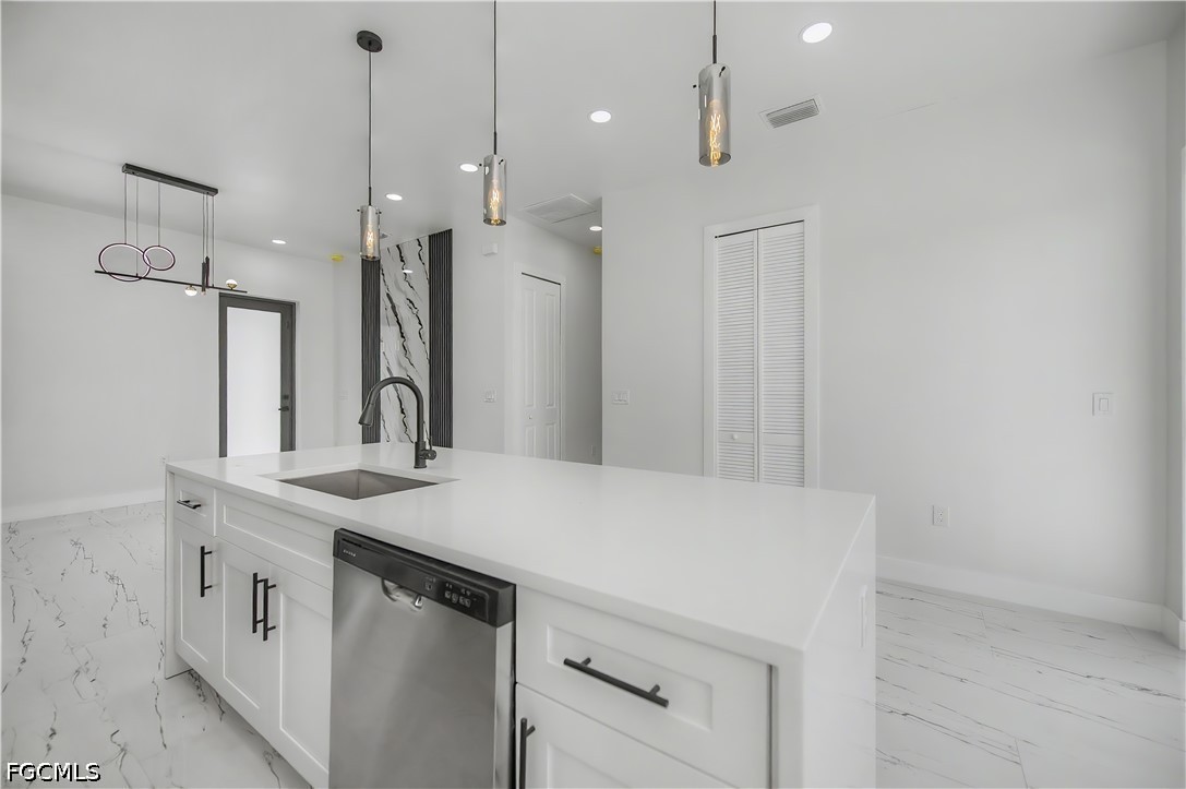 3 Bed SingleFamilyResidence for Sale in Lehigh Acres, photo 12