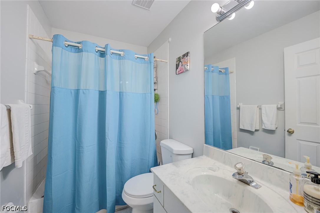 3 Bed SingleFamilyResidence for Sale in Lehigh Acres, photo 12