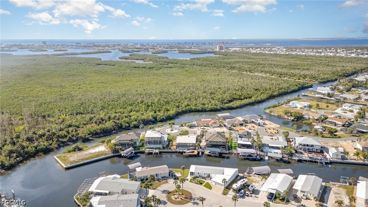 Waterfront Home for Sale in Bayside Estates, photo 12
