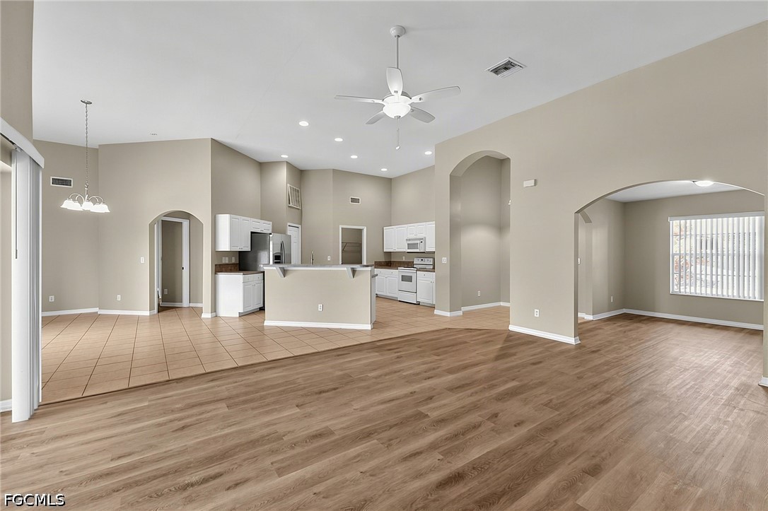 3 Bed SingleFamilyResidence for Sale in Cape Coral, photo 12