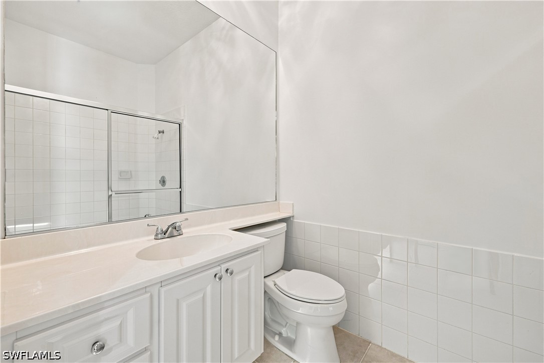 3 Bed Waterfront Home for Sale in Village Walk, photo 12